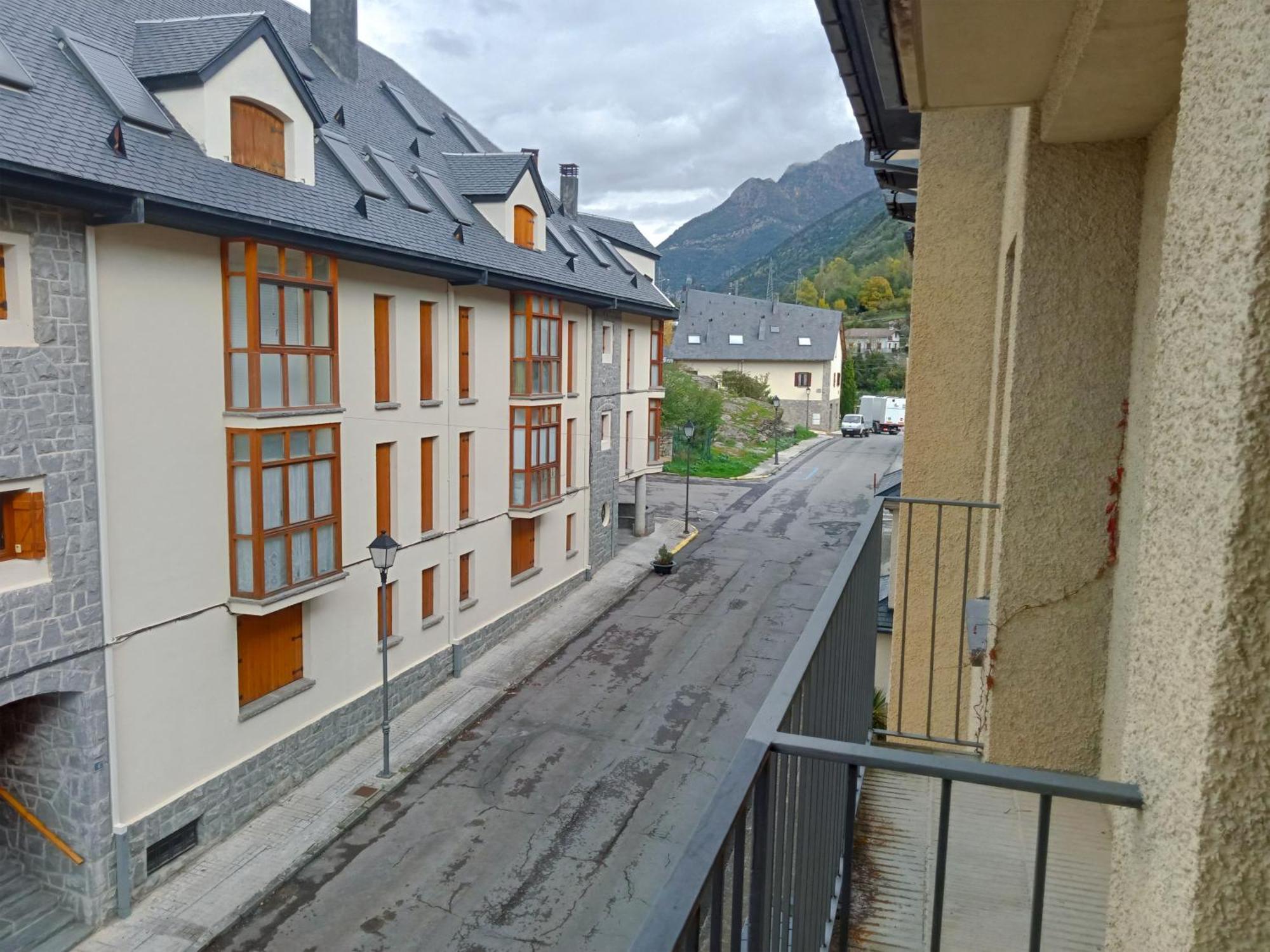 Apartamentos Valle De Tena - Biescas 3000 Экстерьер фото